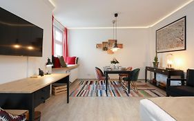 4 Personen Altbau Nahe Kurfuerstendamm - Macbeth